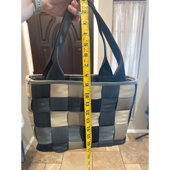 Seatbelt Purse 👜 - Picture 4 of 5